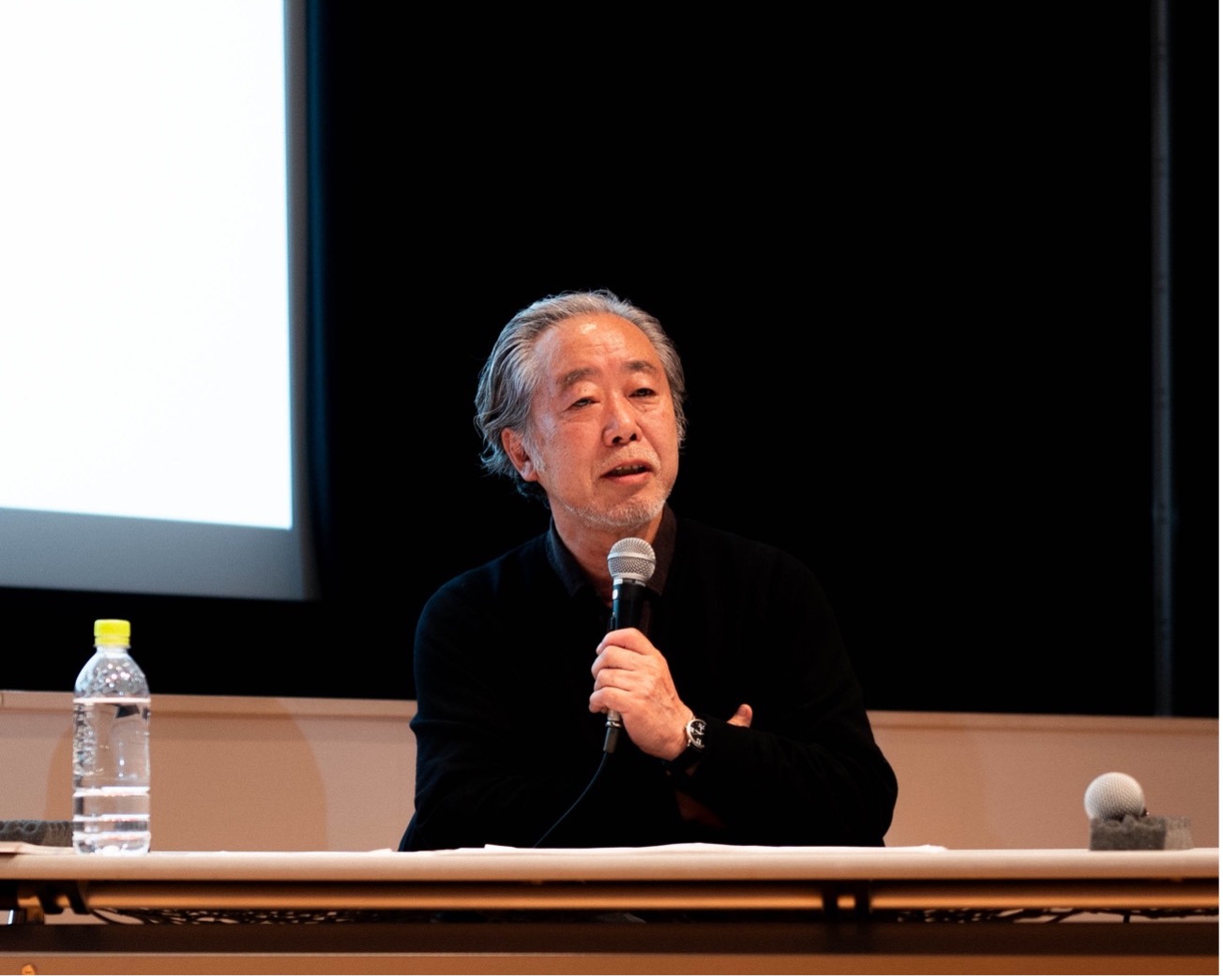 建築家として、建物だけではなく多くの都市計画も手がけ、日本デザイン振興会の会長を務める内藤廣さん。